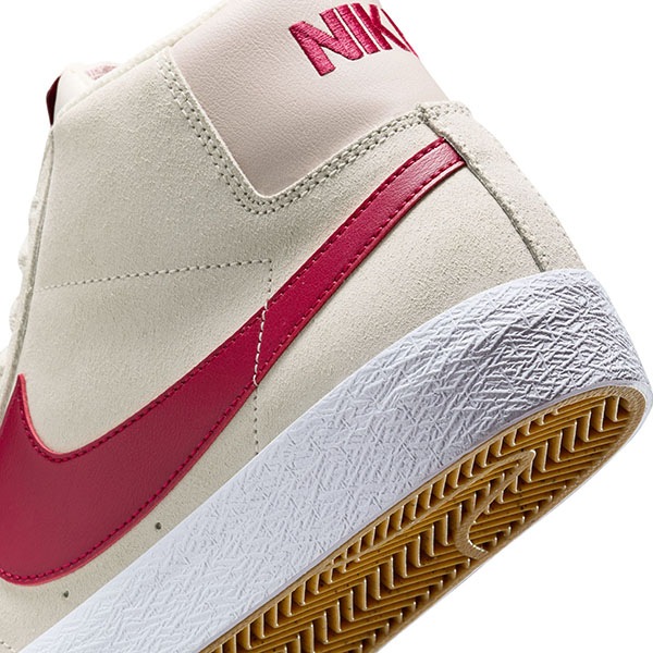 NIKE SB】ZOOM BLAZER MID カラー：pale ivory/noble red-silt