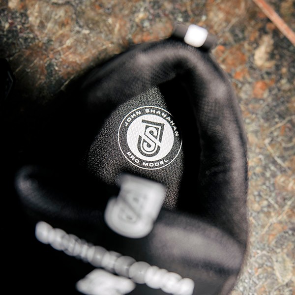 【DC Shoe】 John Shanahan JS2 カラー：black/white/gum (002) 　ディーシー ジョン・シャナハン スケートボード スケボー シューズ 靴 スニーカー SKATEBOARD SHOES