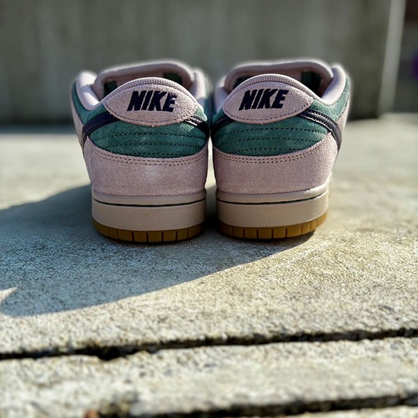NIKE SB】DUNK LOW PROカラー：mineral slate/dark raisin HQ1625-300