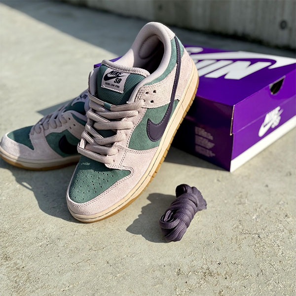 NIKE SB】DUNK LOW PROカラー：mineral slate/dark raisin HQ1625-300