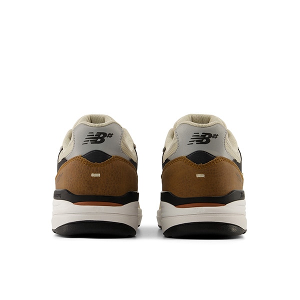 NEW BALANCE NUMERIC】Andrew Reynolds NM933 カラー：quicksand with