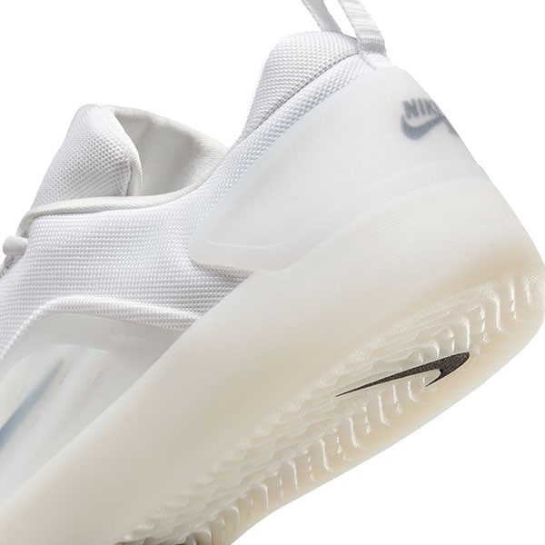 NIKE SB】 ZOOM NYJAH 4 カラー：white/black-white FQ1273-100 ナイキ