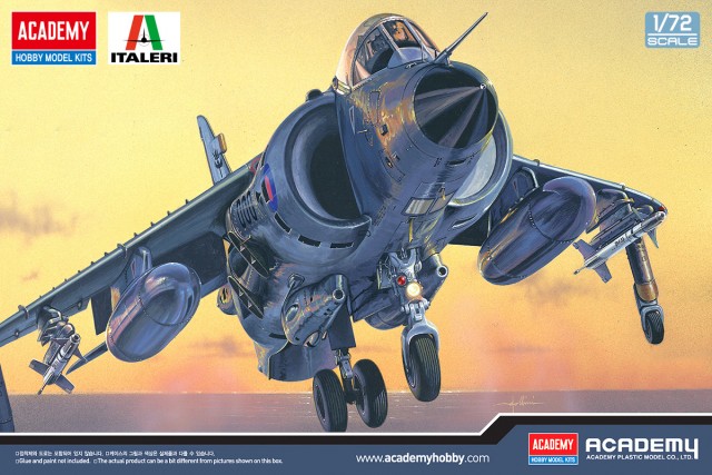 NEW 12518 1/72 FRS.1 シーハリアー