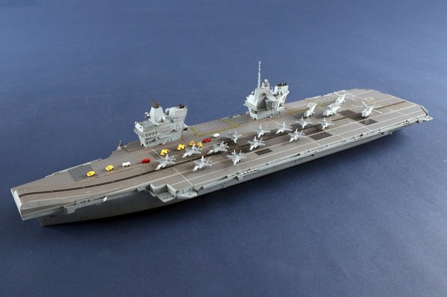 1/700 イギリス海軍 航空母艦 HMS クイーン・エリザベス【06571