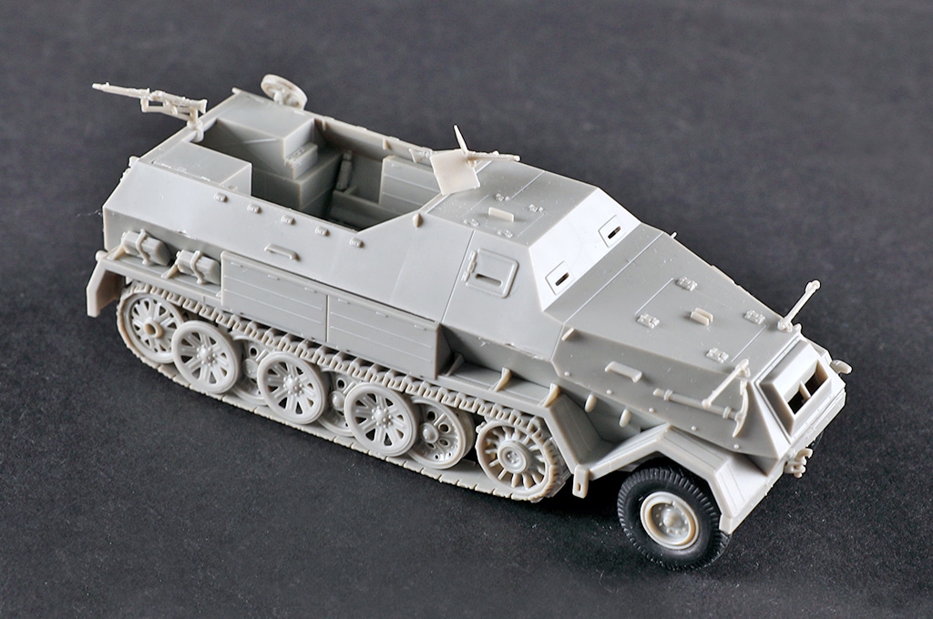 07404 1/72 ドイツ軍 Sdkfz.8/DB10 12t 装甲兵員輸送車 | タイプ