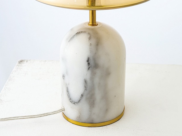 Derta �ǥ�� �ơ��֥�饤��