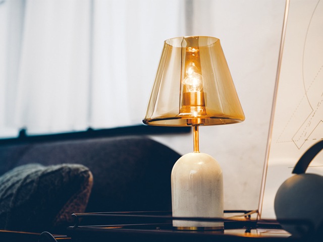 Derta �ǥ�� �ơ��֥�饤��