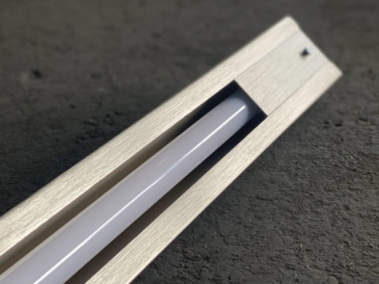 Trares �ȥ�쥹 LED�ե�������