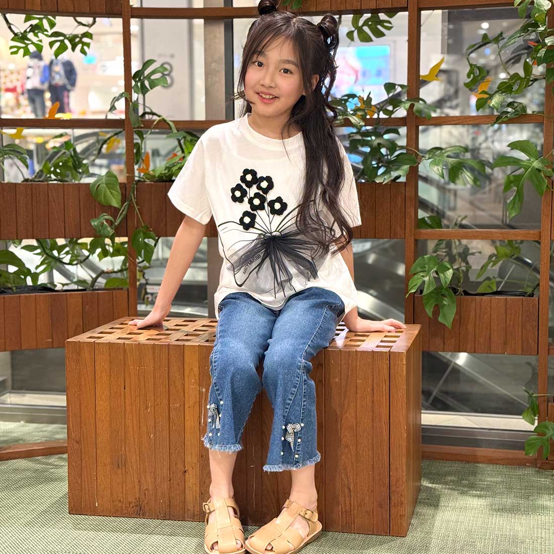 裾リボンモチーフデニムパンツ