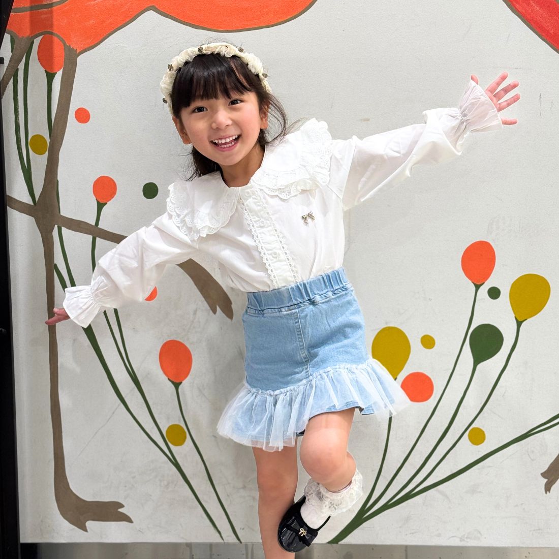 フリルカラーブラウス