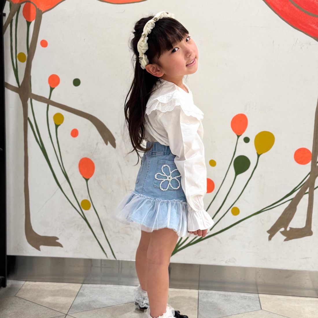 フリルカラーブラウス