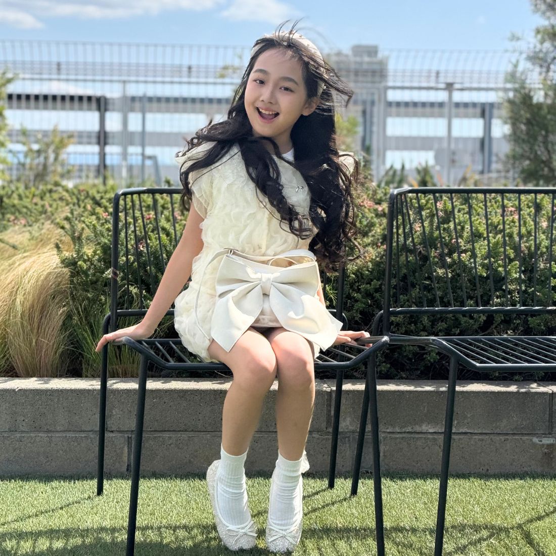 総フリルブラウス+パンツセットアップ