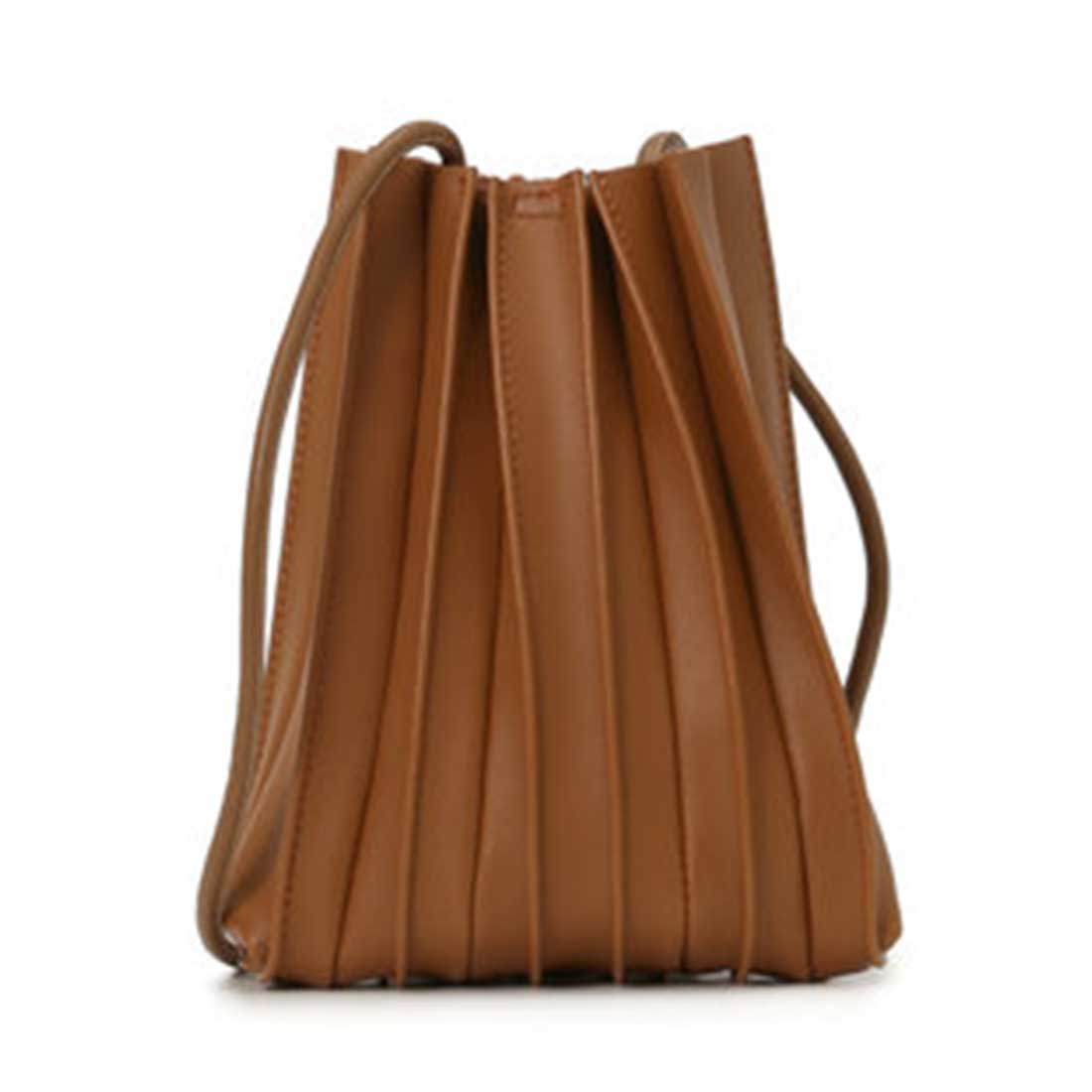 ﾌｪｲｸﾚｻﾞｰﾌﾟﾘｰﾂ巾着ﾊﾞｯｸﾞ