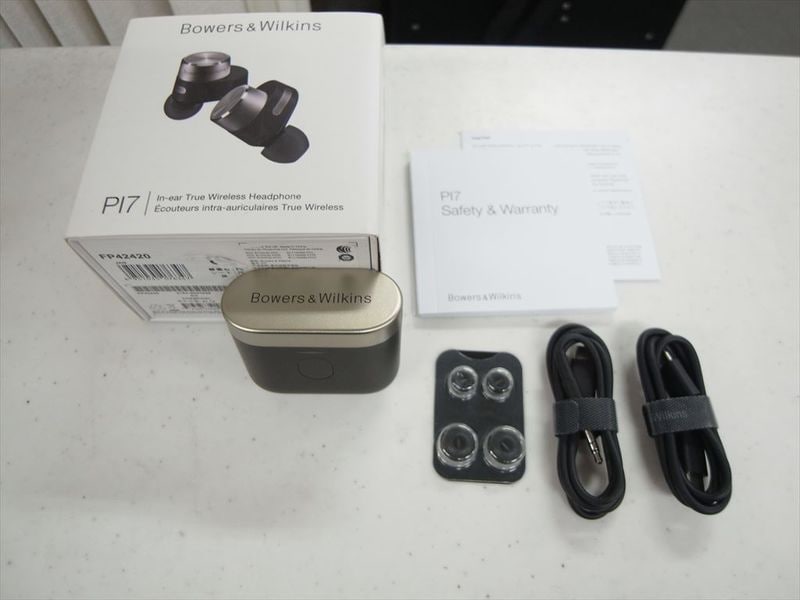 B&W - PI7/C��JP-u��