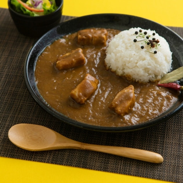 ヤマトポークがごろごろ入った贅沢なカレー【irodori kintetsu
