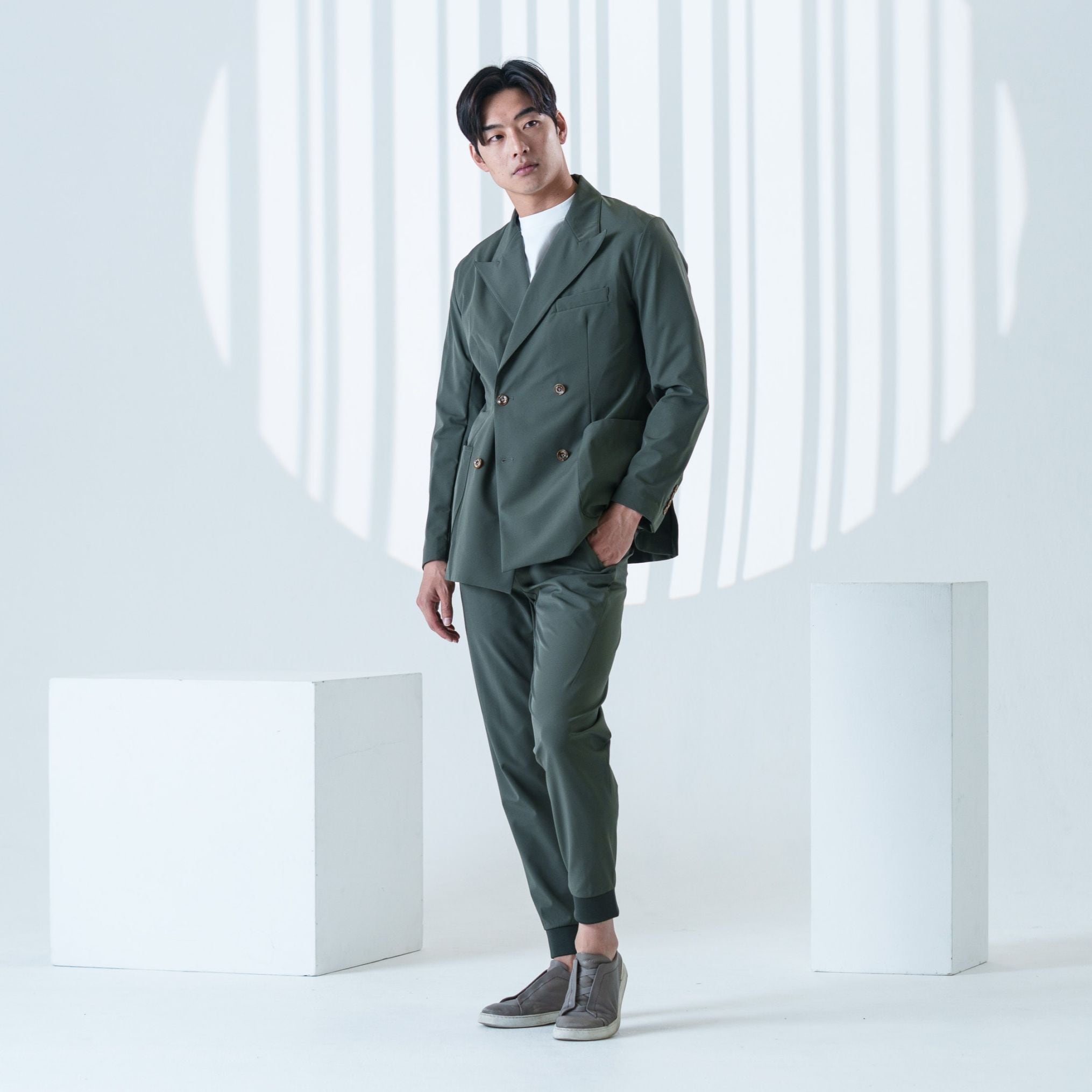 BETRS（ビテラス） - ラクジュアリービジネスウェアで彩る