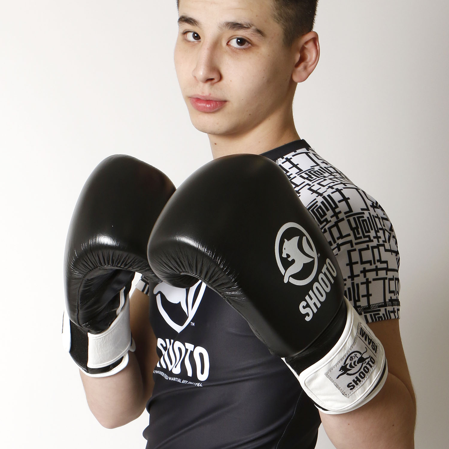 ryoyaさん専用ISAMI BOXER ボクシンググローブ 黒 ryoyaさん専用ISAMI BOXER ボクシンググローブ 黒 BOXER