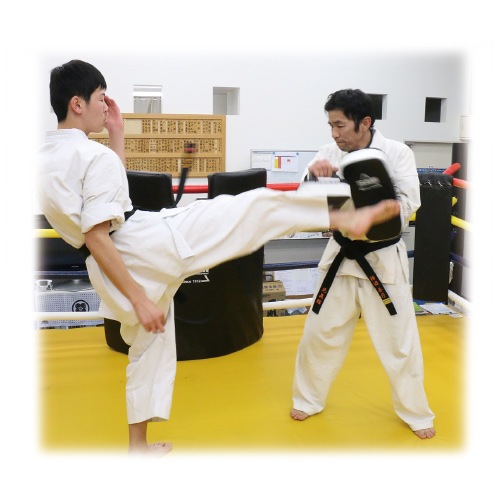 古田選手　サイン入りキックミットISAMI martial arts world キックミット ミット 空手 イサミ ISAMI キッズミット キッズ用