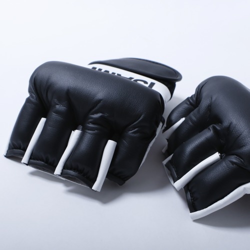 ISAMI MMA(総合格闘技)ウォッシャブルグローブ Mサイズ 黒/白 楽天市場】イサミ MMAウォッシャブルグローブ 日本製 [ISAMI