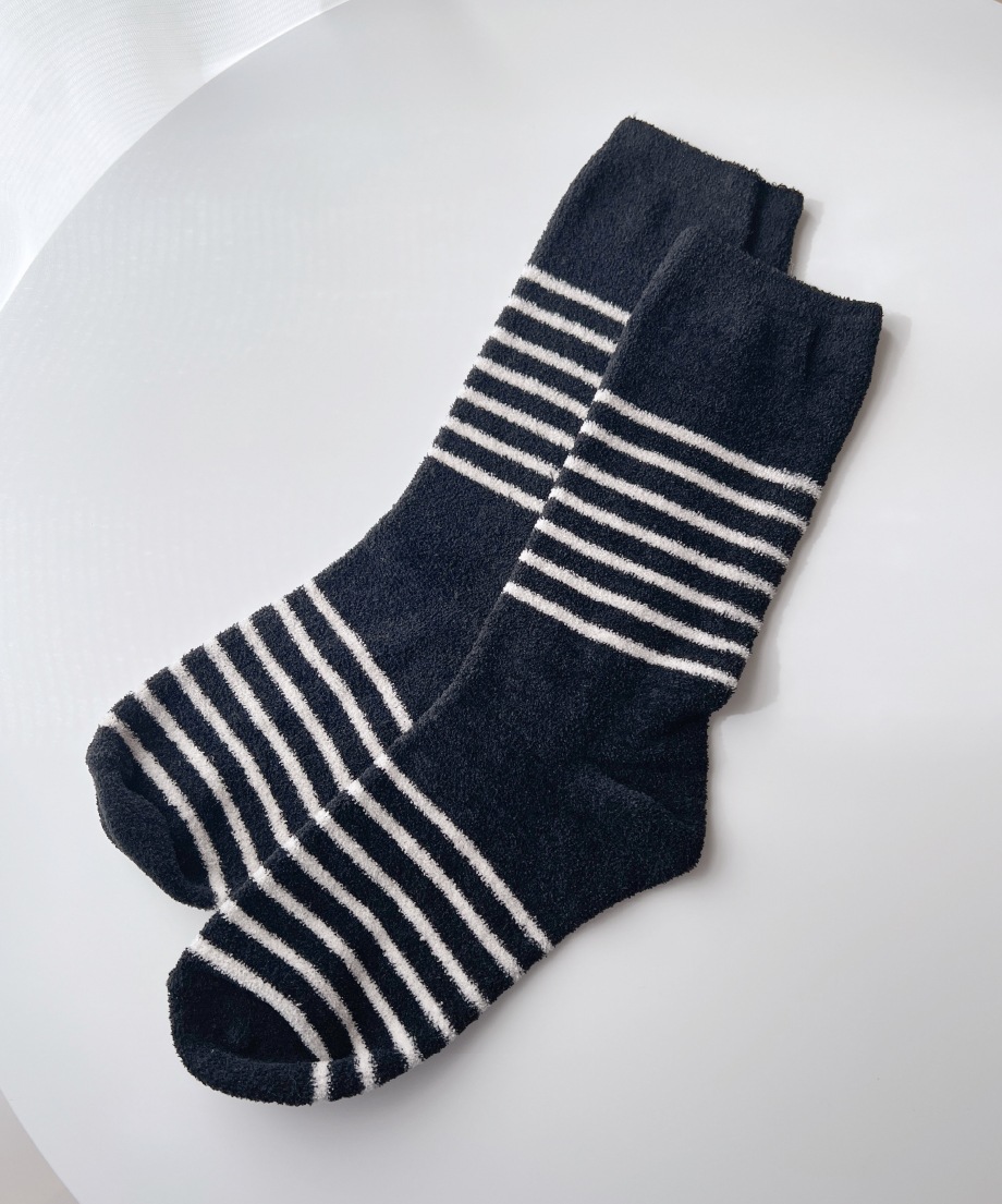 [ nestwell meets is amulet. ] KESTREL<ケストレル>BORDER SOCKS WOMENS