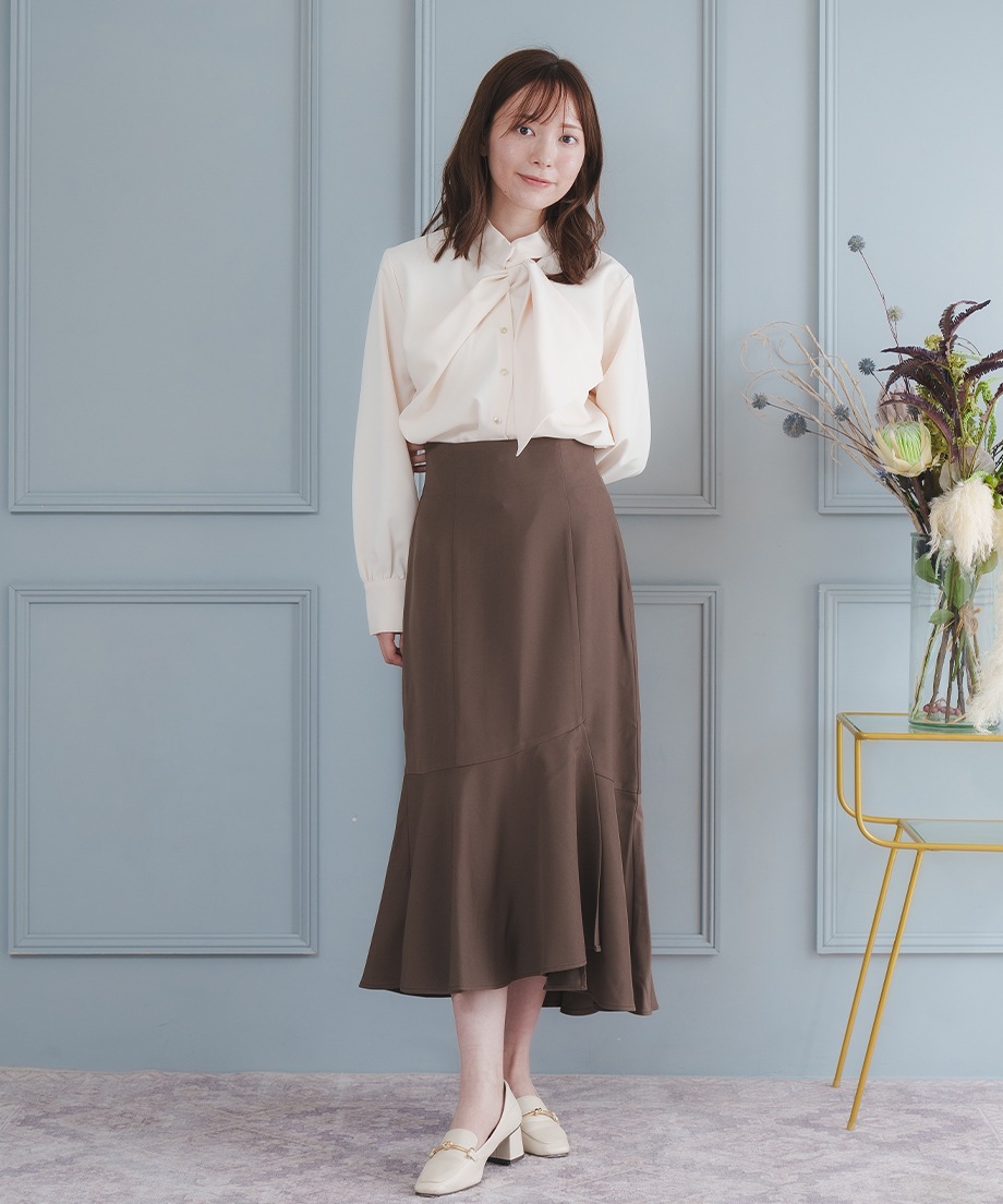 フロントアレンジタイブラウス