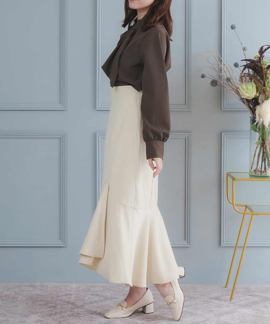 フロントアレンジタイブラウス