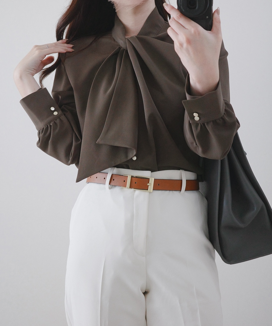 フロントアレンジタイブラウス