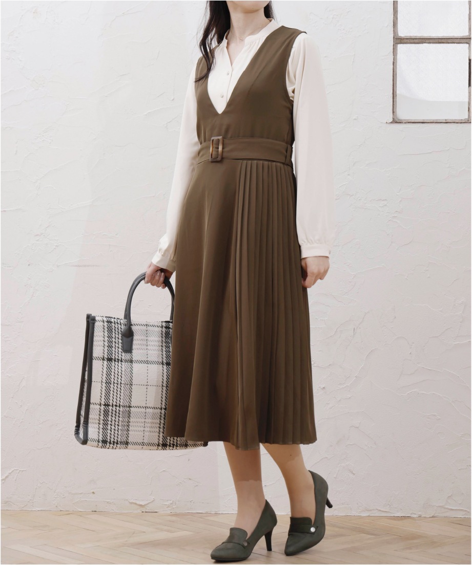 スエードローファーパンプス