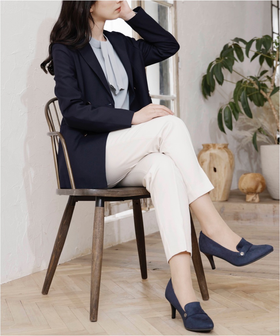 スエードローファーパンプス