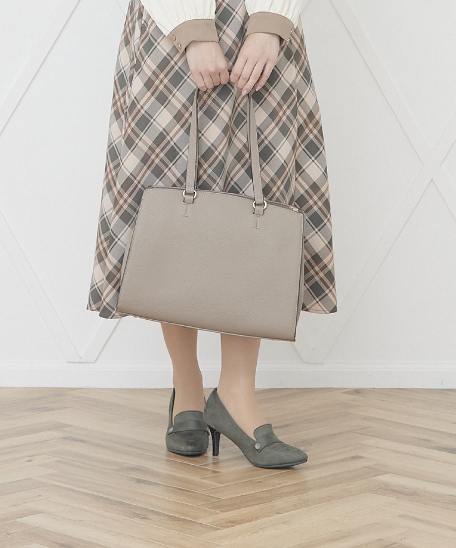 スエードローファーパンプス