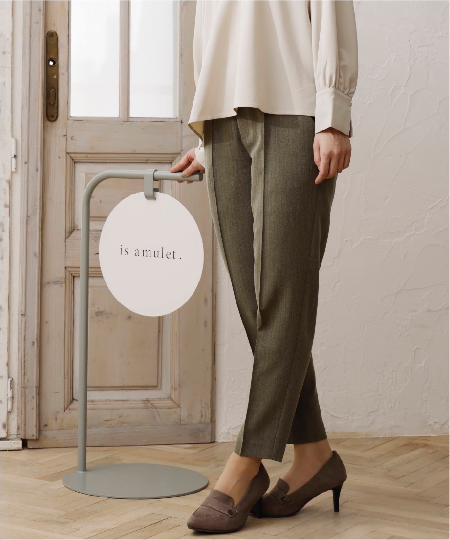 スエードローファーパンプス