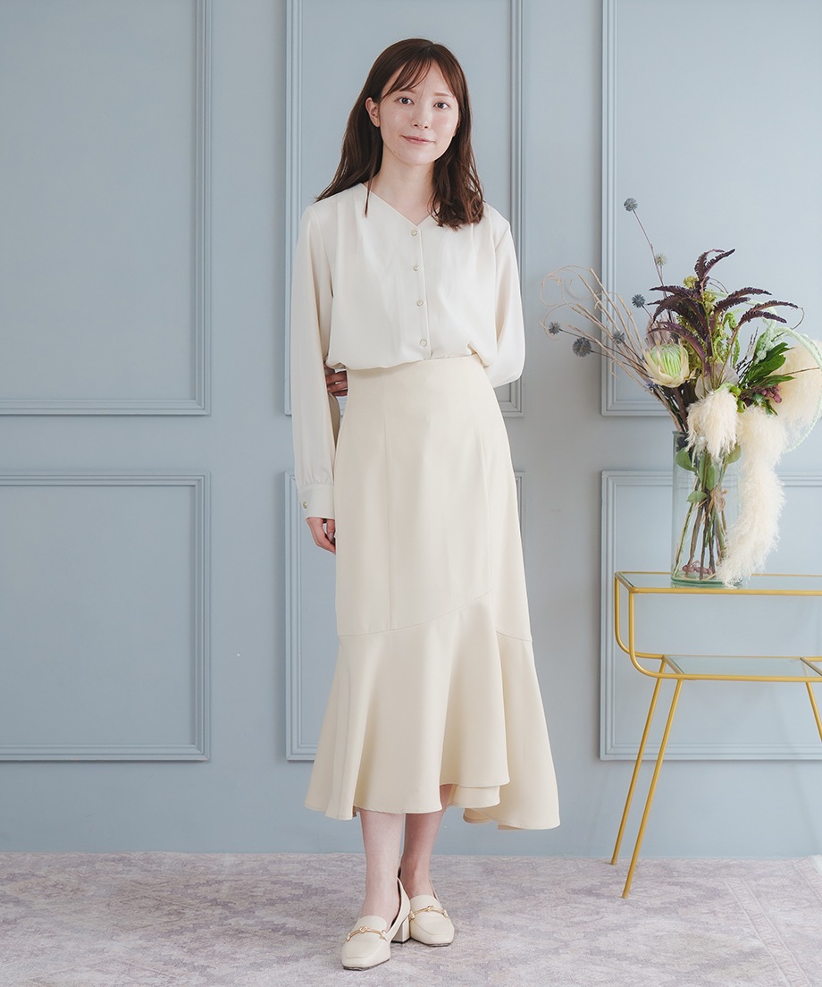 Vネックブラウス