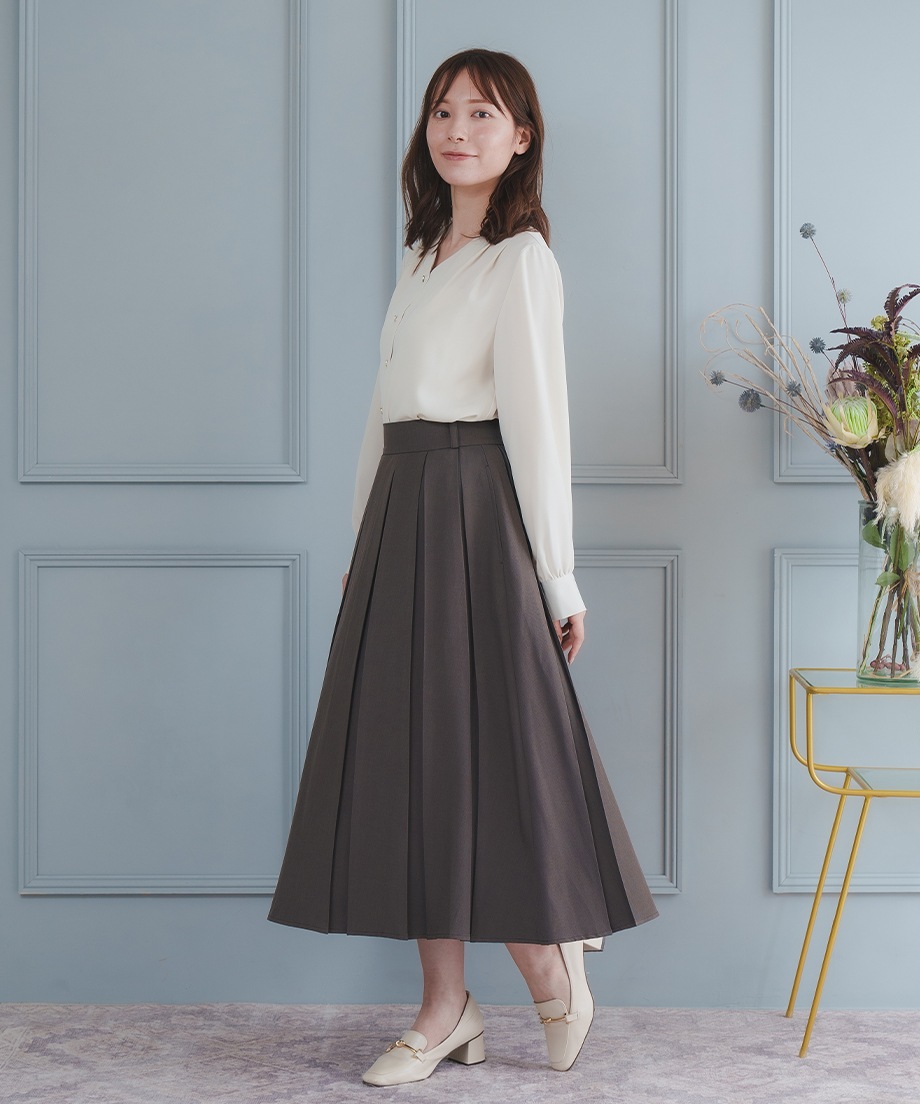 Vネックブラウス