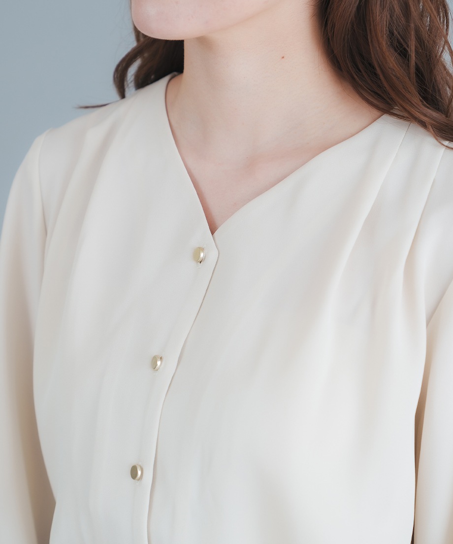 Vネックブラウス