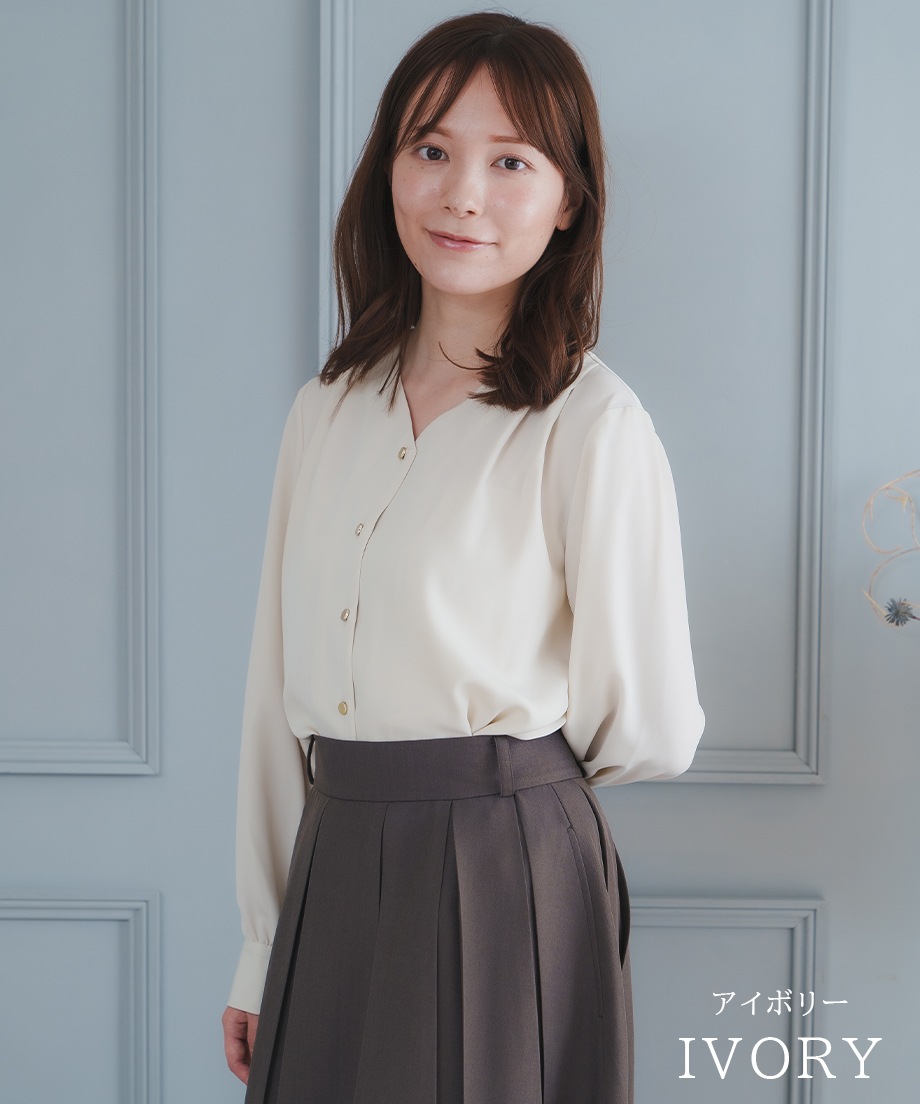 Vネックブラウス