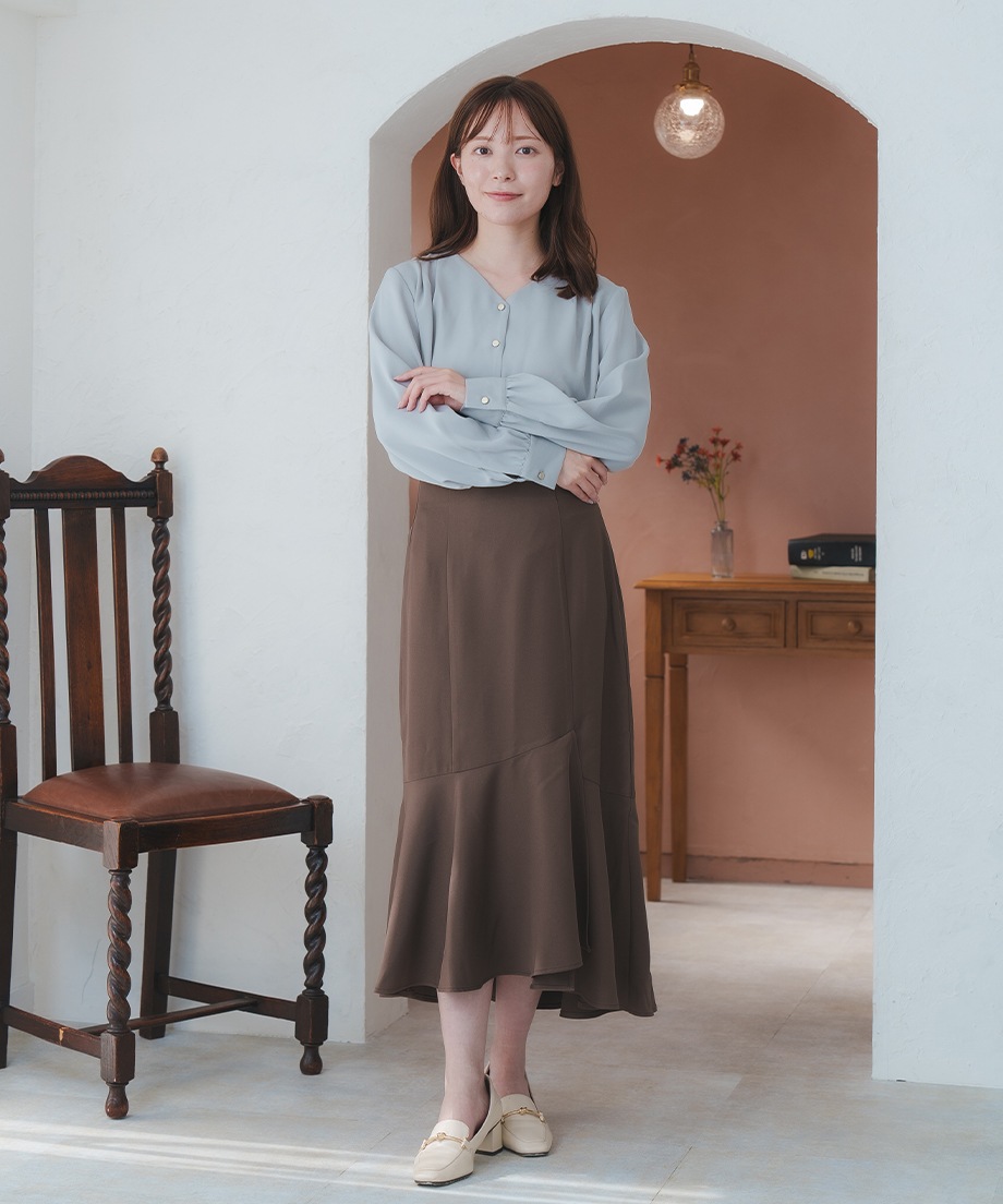 Vネックブラウス