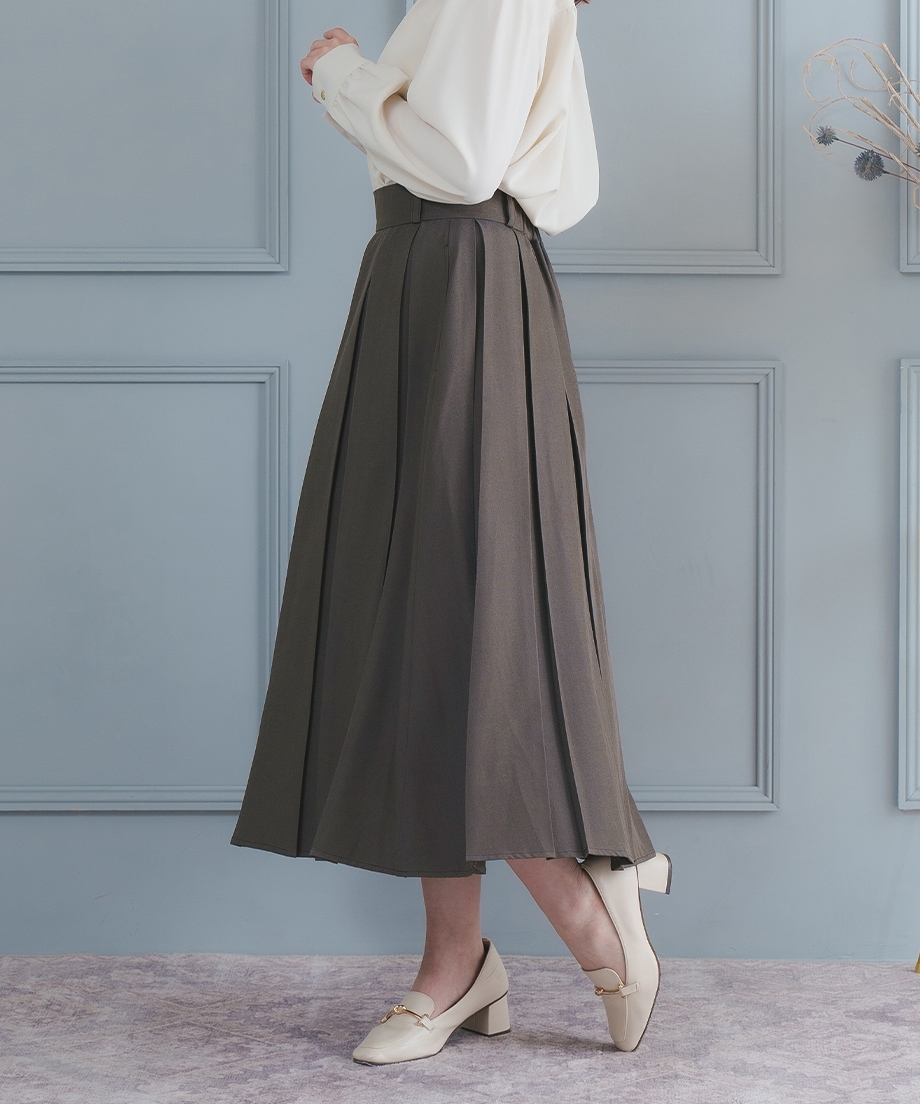 プリーツスカート