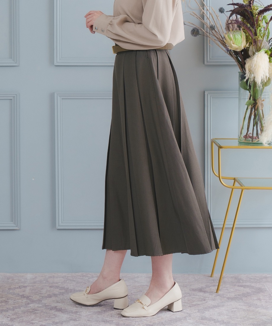 プリーツスカート