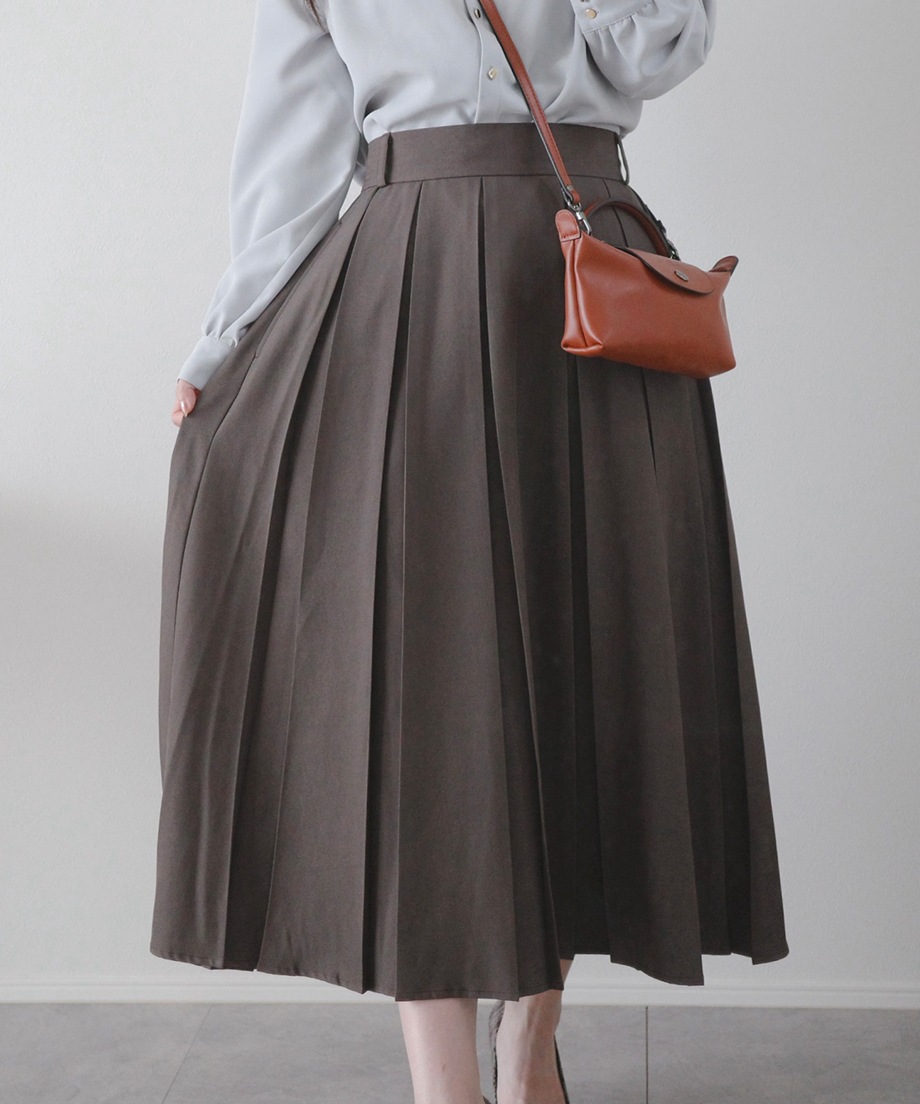 プリーツスカート