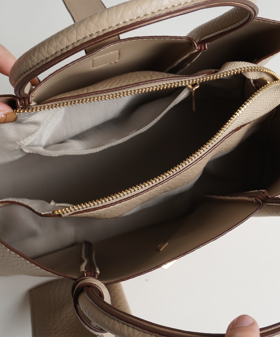 パスケース付きハンドバッグ