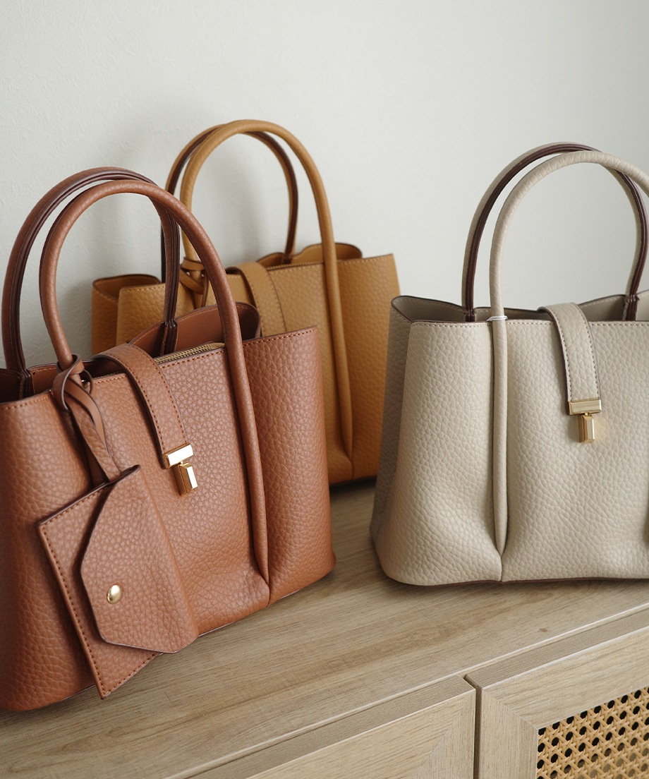 パスケース付きハンドバッグ