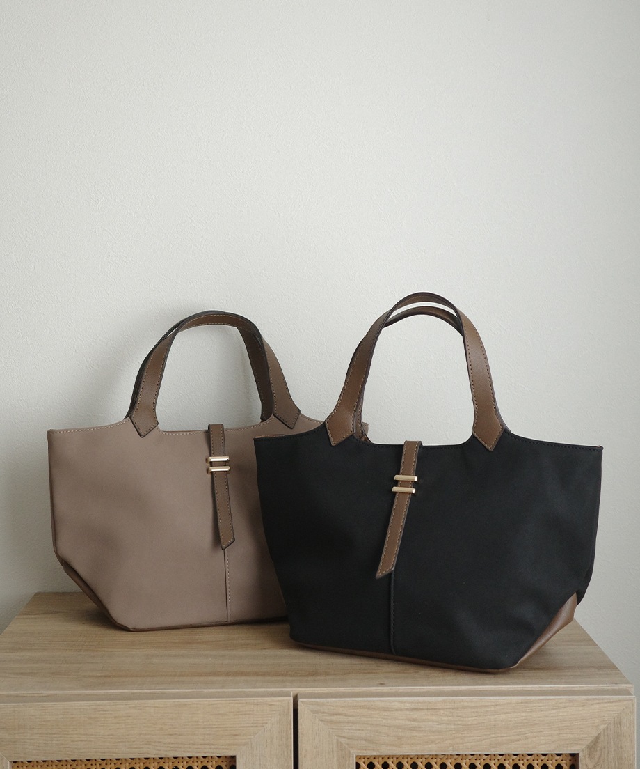 ベルトモチーフバッグ