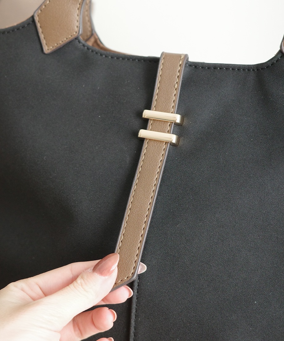 ベルトモチーフバッグ