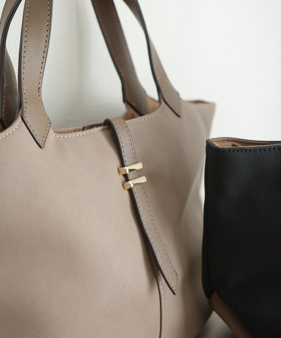 ベルトモチーフバッグ