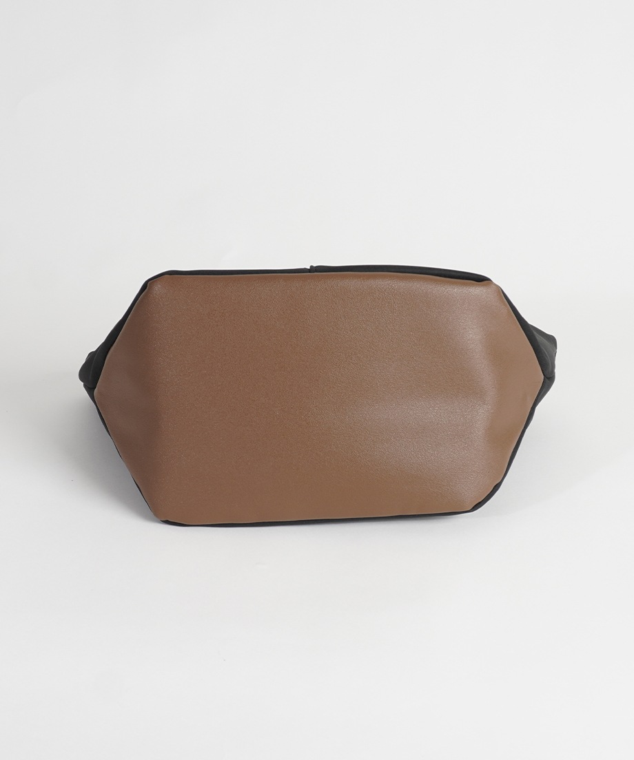 ベルトモチーフバッグ