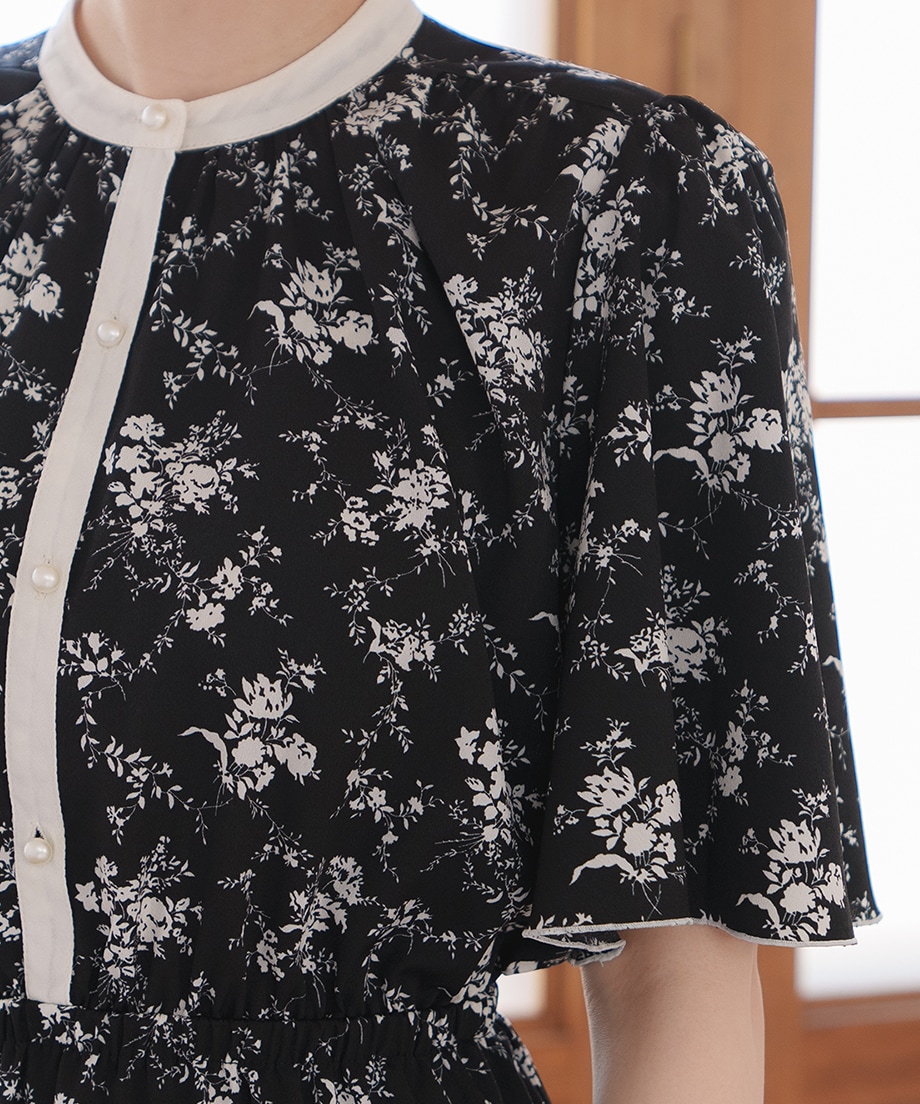 小花柄フレア袖ワンピース