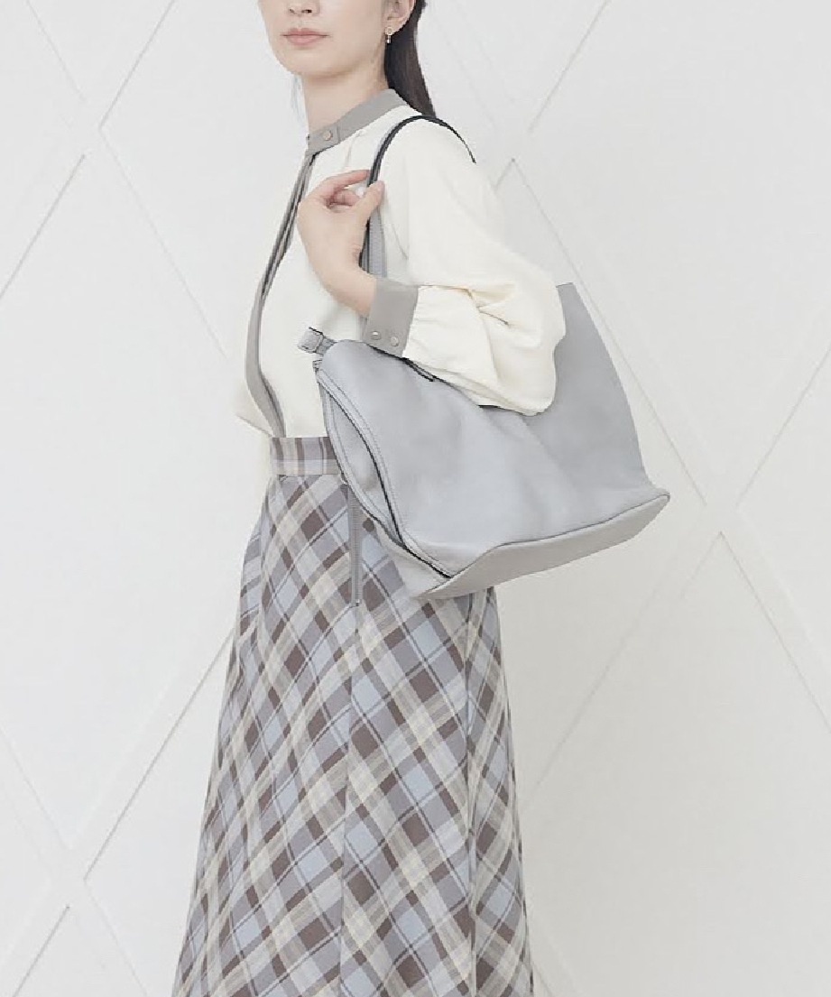 サイドスリットトートバッグ