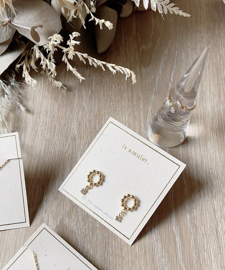 ラウンドフープピアス