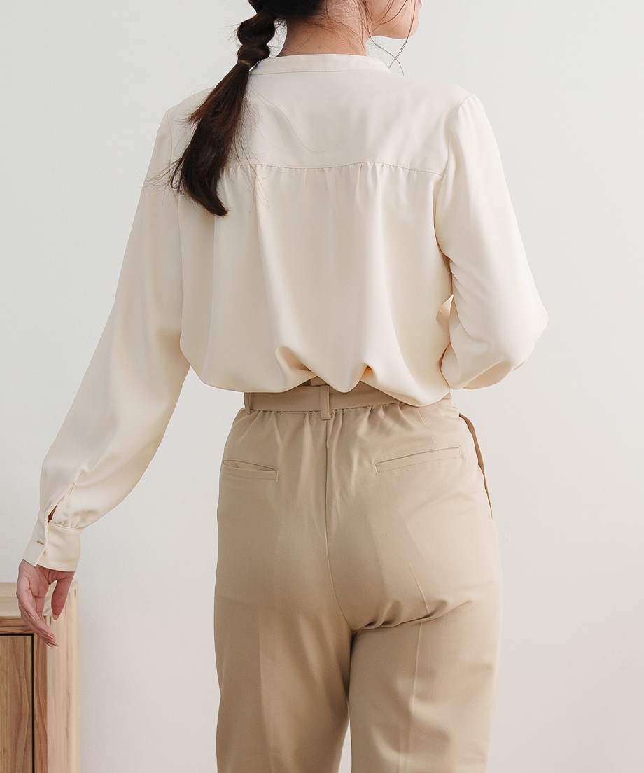 キーネックブラウス（2025SS)