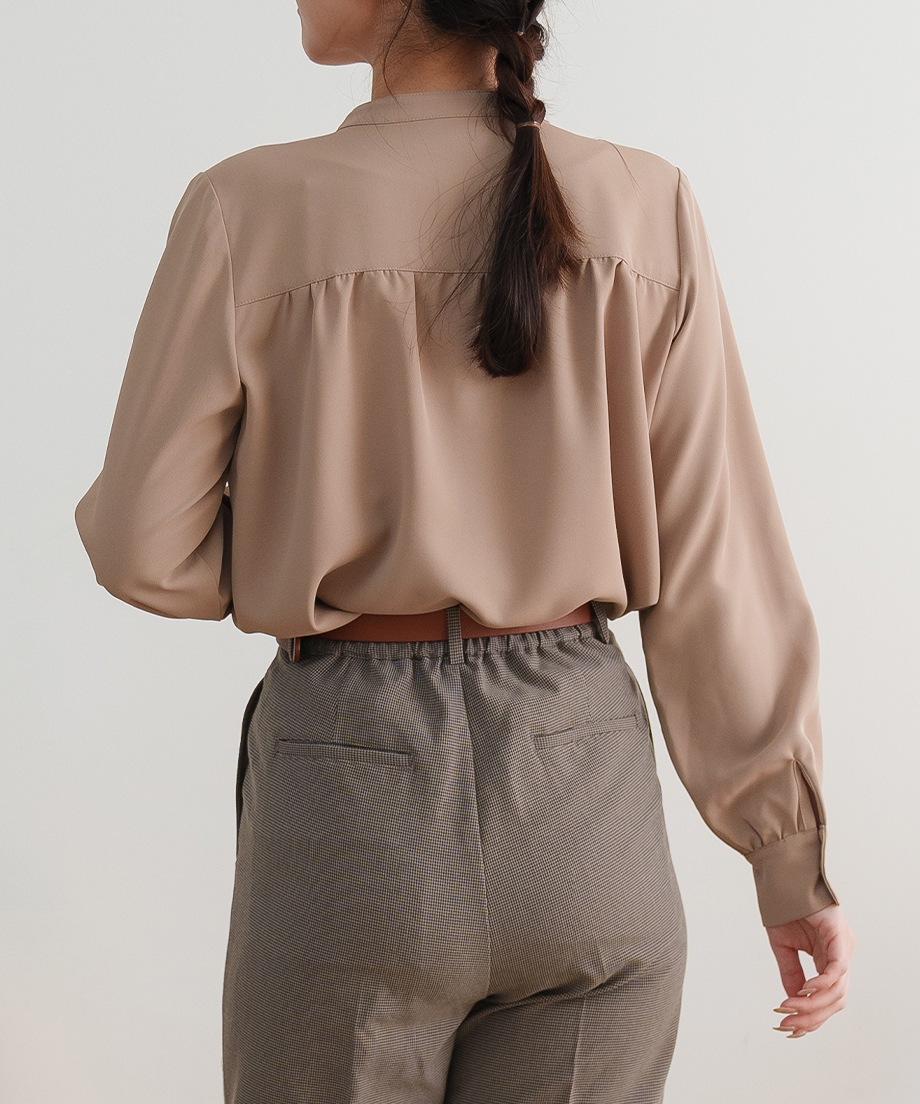 キーネックブラウス（2025SS)